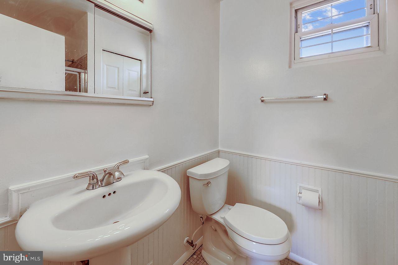 8405 Montpelier Drive Laurel, MD 20708 - Photo 15 of 30