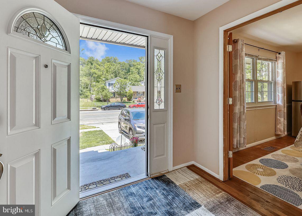 8405 Montpelier Drive Laurel, MD 20708 - Photo 4 of 30