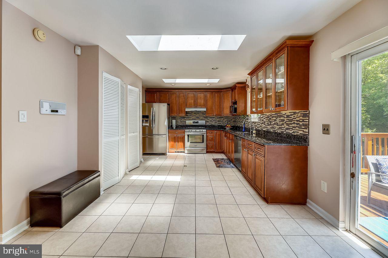 8405 Montpelier Drive Laurel, MD 20708 - Photo 10 of 30