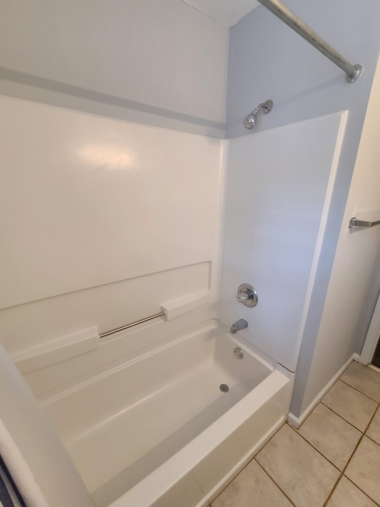 1340 Cloverdale Road Columbus, GA 31904 - Photo 17 of 23 New tub in main bathroom