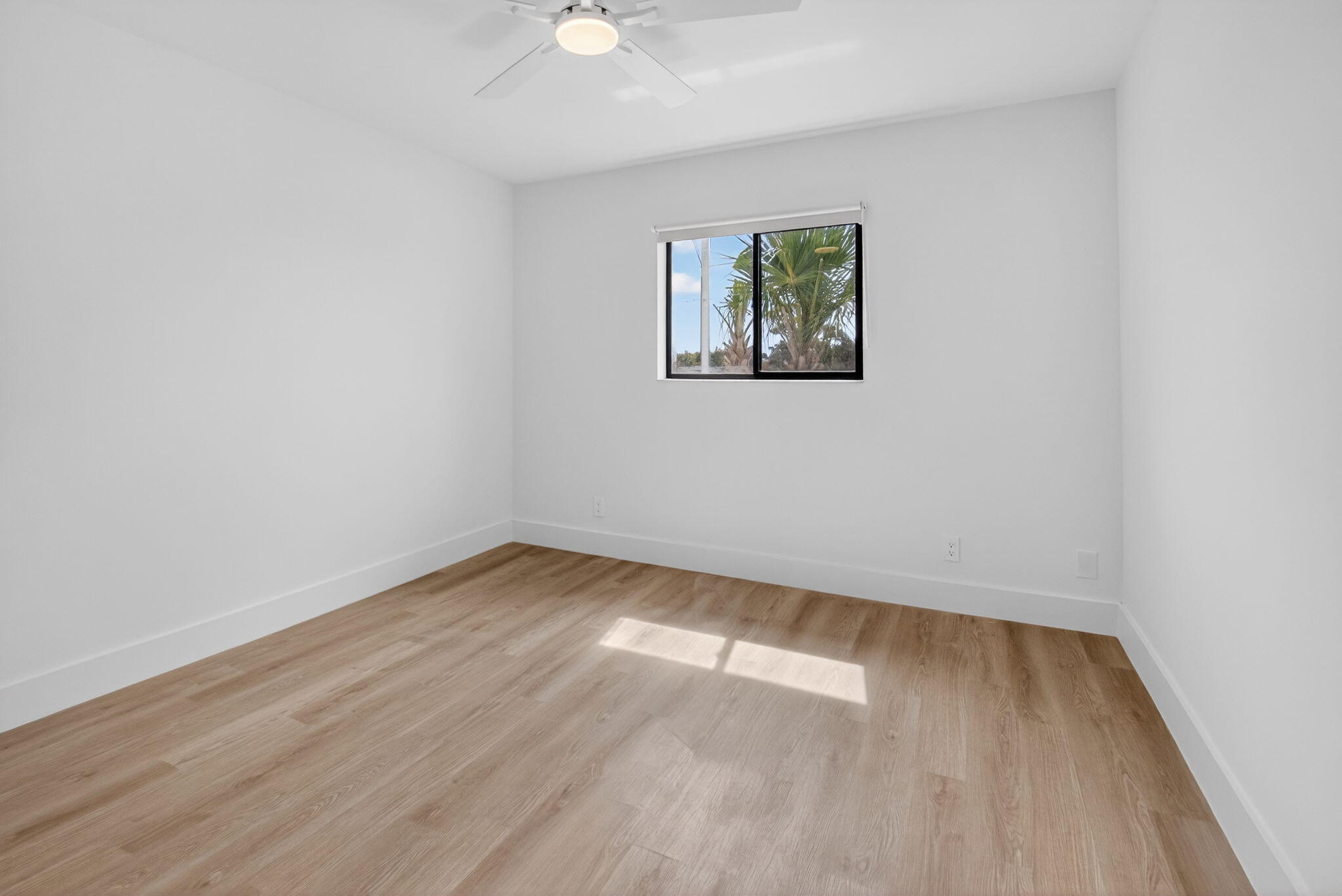 300 West Hidden Valley Boulevard, Unit 308 Boca Raton, FL 33487 - Photo 35 of 39 an empty room with a workspace