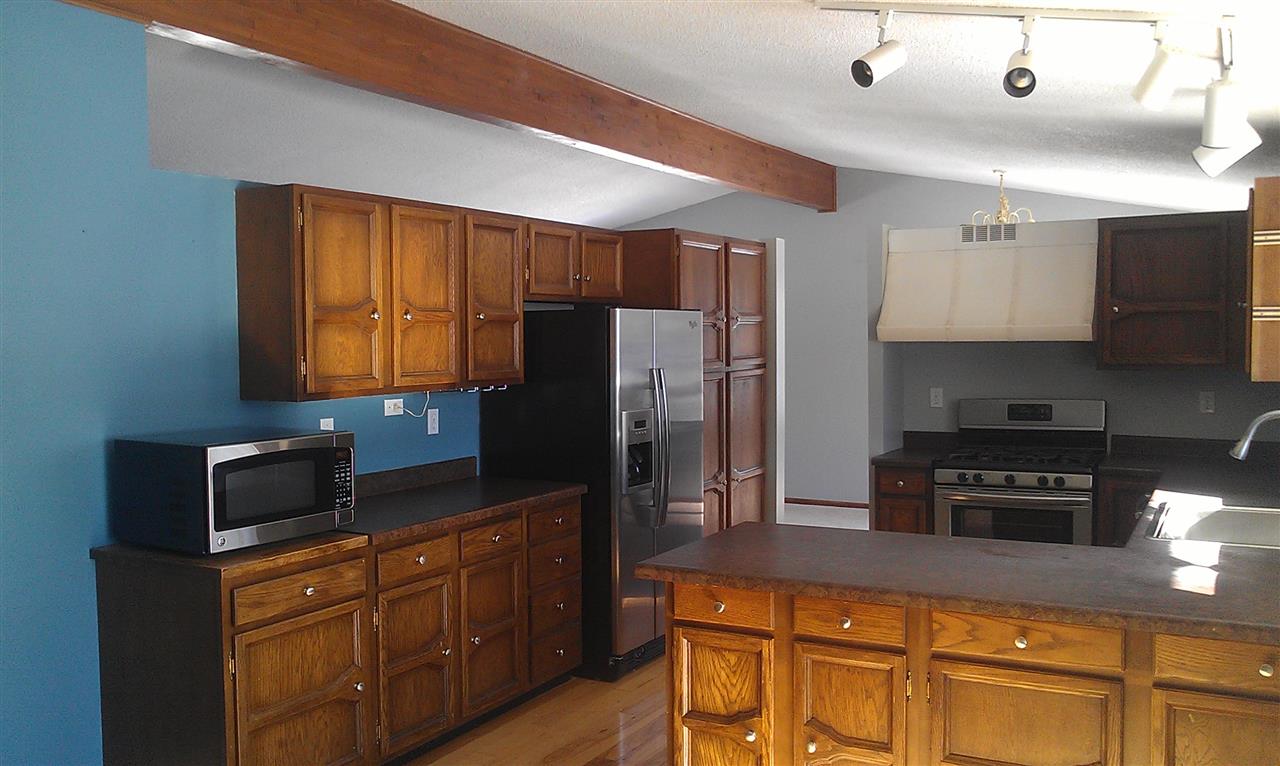 2990 Silver Lake Road Traverse City, MI 49685 - Photo 20 of 38 1815155-19.JPG