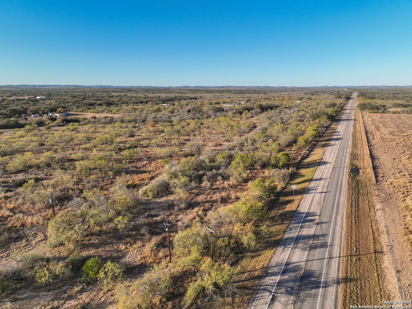 429 County Road 429 Uvalde, TX 78801 - Photo 4 of 17