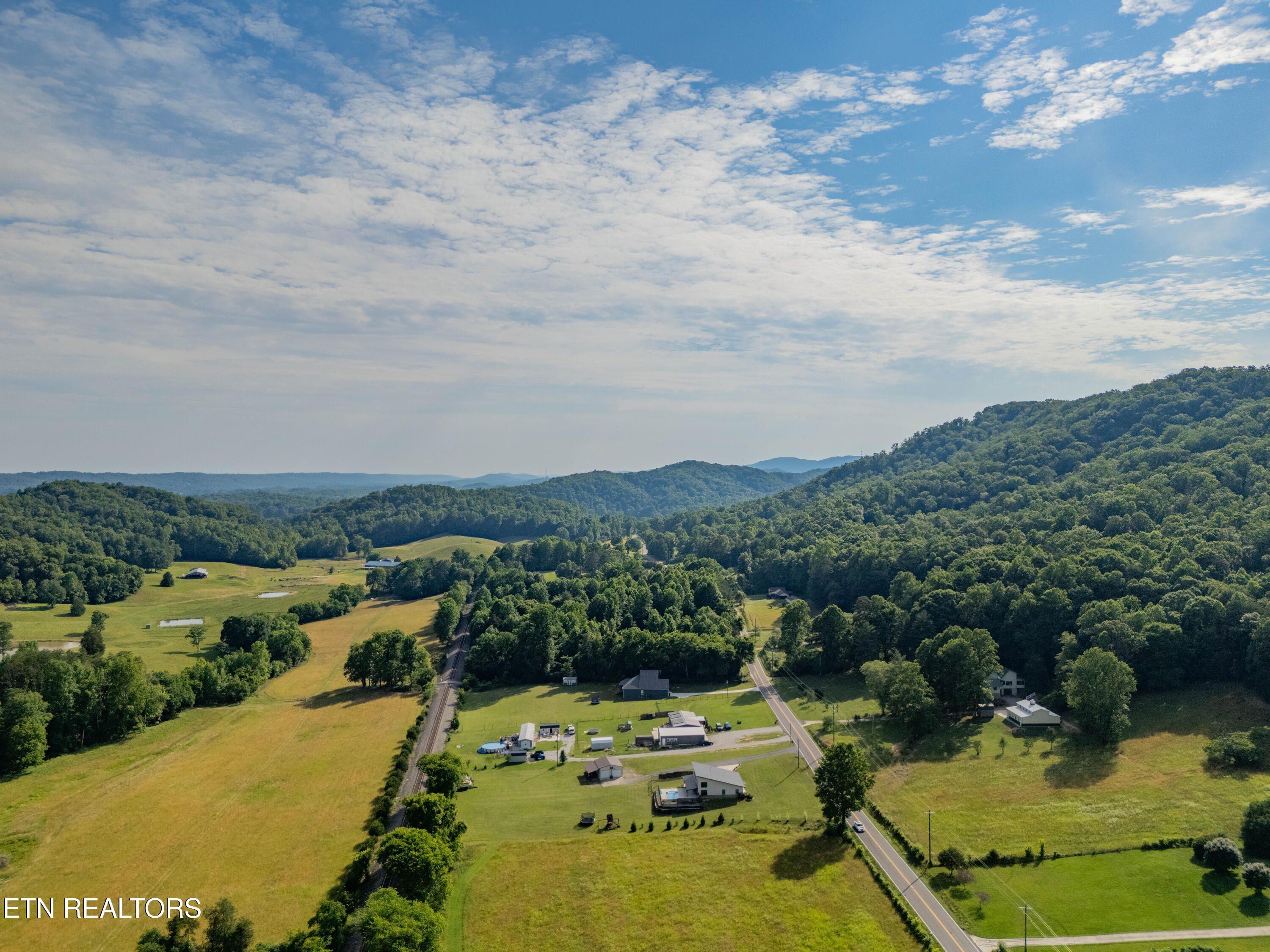 1352 Dutch Valley Road Clinton, TN 37716 - Photo 50 of 50 DJI_20260606173905_0811_D-HDR