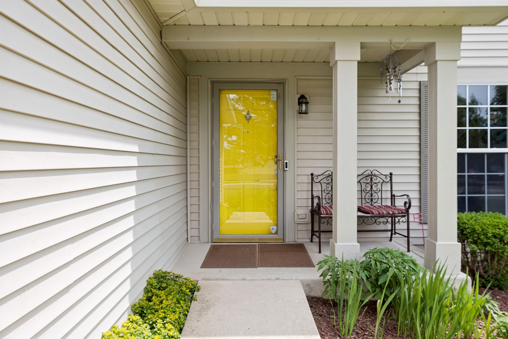 373 Foster Way Bolingbrook, IL 60440 - Photo 4 of 35 a front view of a house with a large window