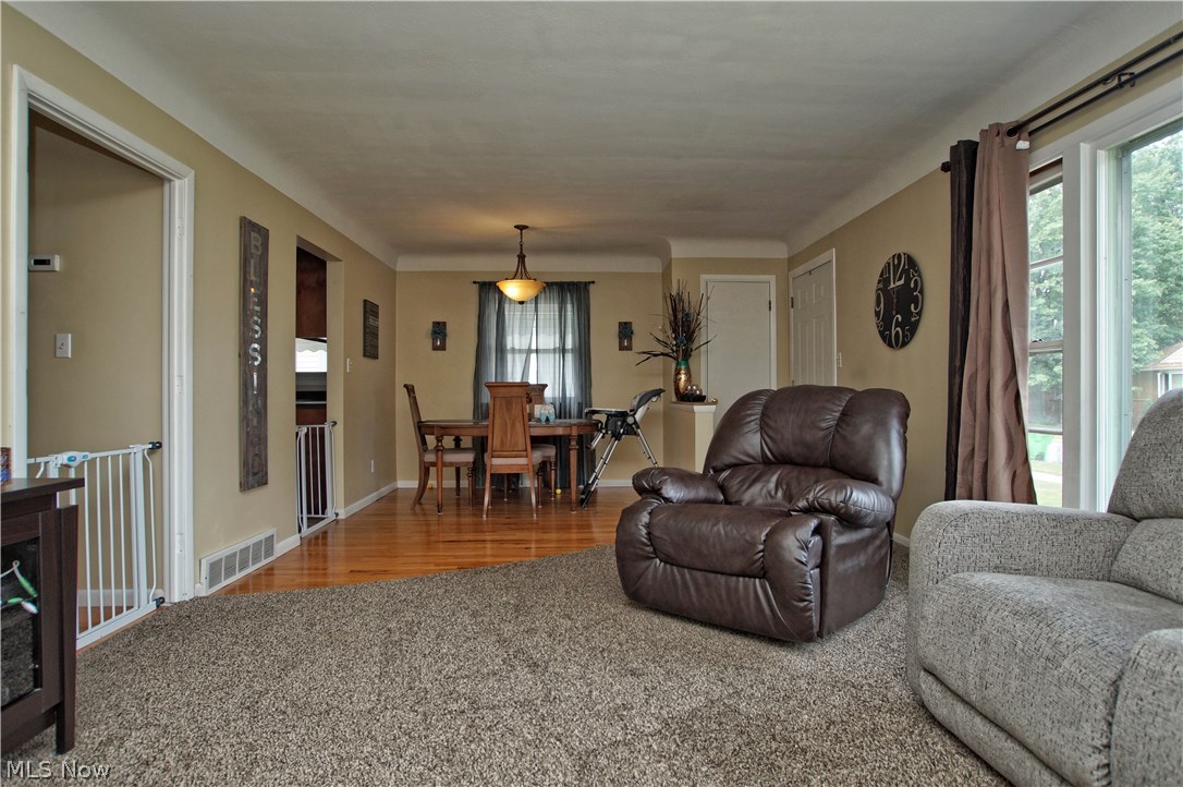 28638 Forest Road Willowick, OH 44095 - Photo 8 of 29