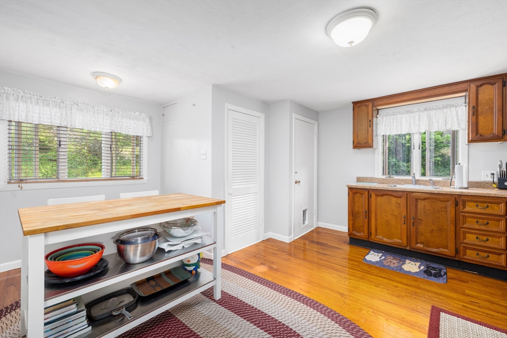 31 Tyson Road Worcester, MA 01606 - Photo 3 of 27 a room with furniture and window