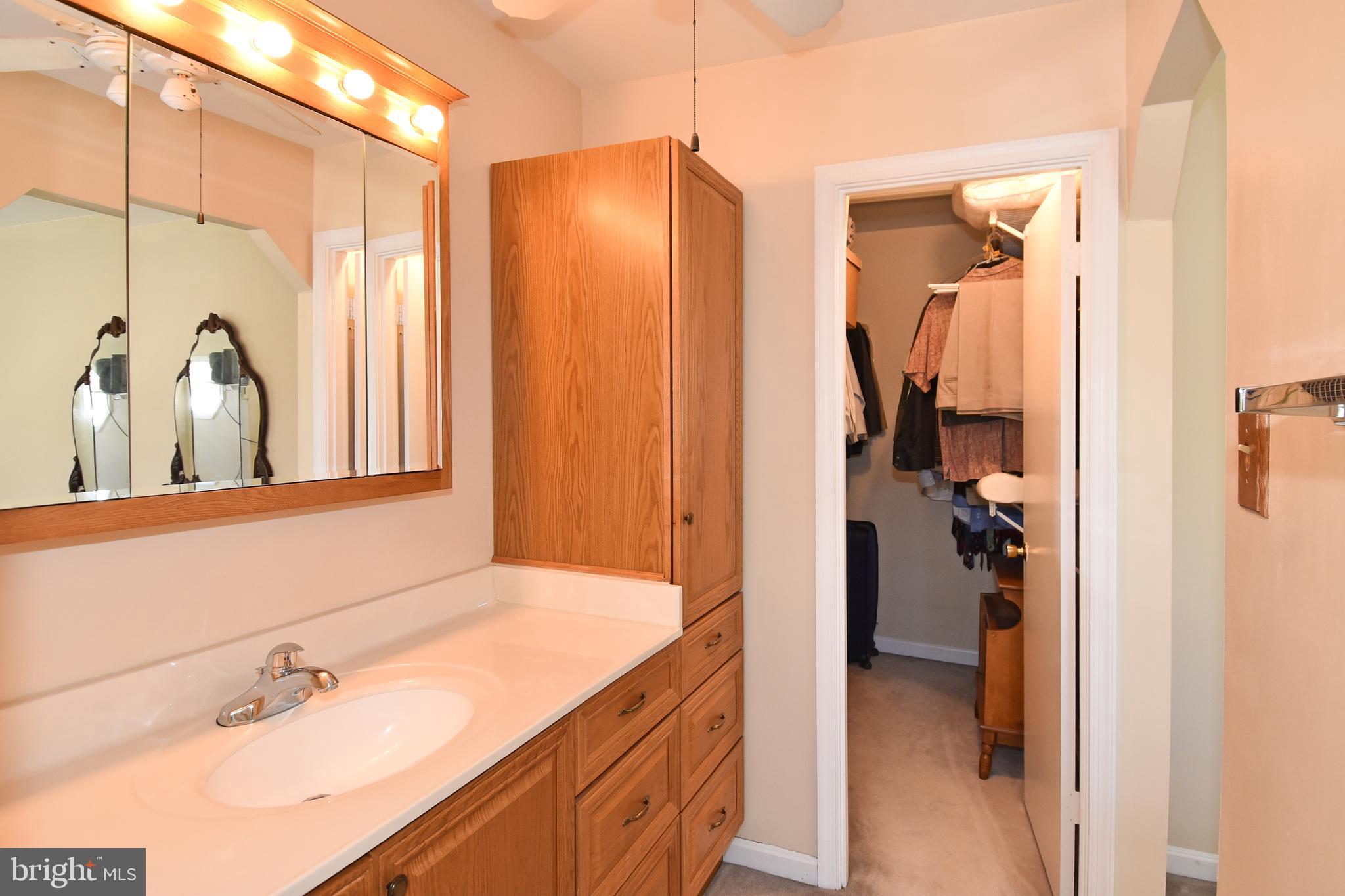 11988 Sentinel Point Court Reston, VA 20191 - Photo 33 of 54 Master Bath
