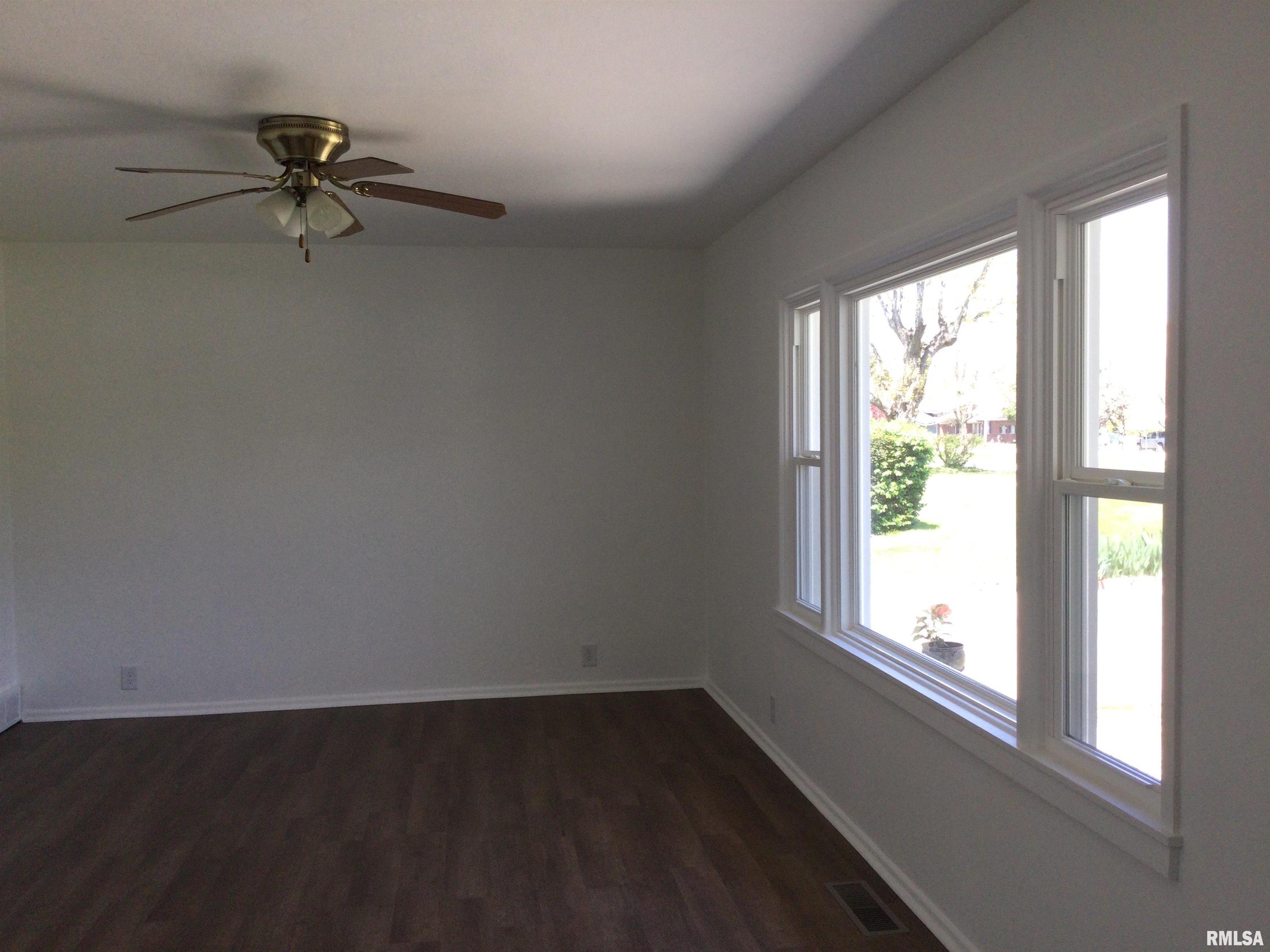 424 Springfield Avenue Anna, IL 62906 - Photo 8 of 35