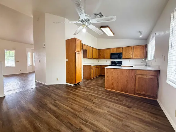 $1,850 | 6755 North 89th Avenue, Glendale, AZ 85305