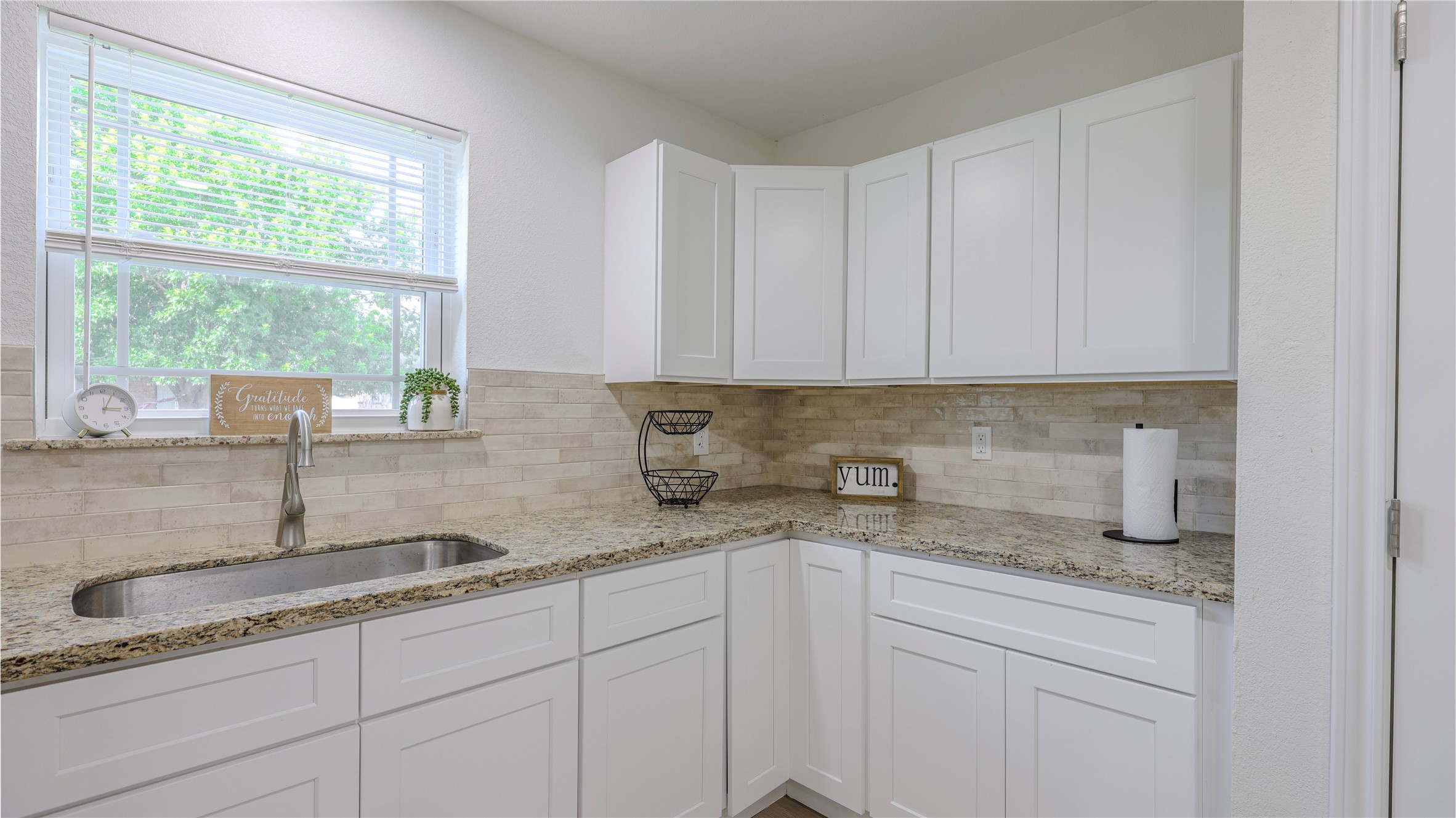 1413 North Avenue R Freeport, TX 77541 - Photo 12 of 23