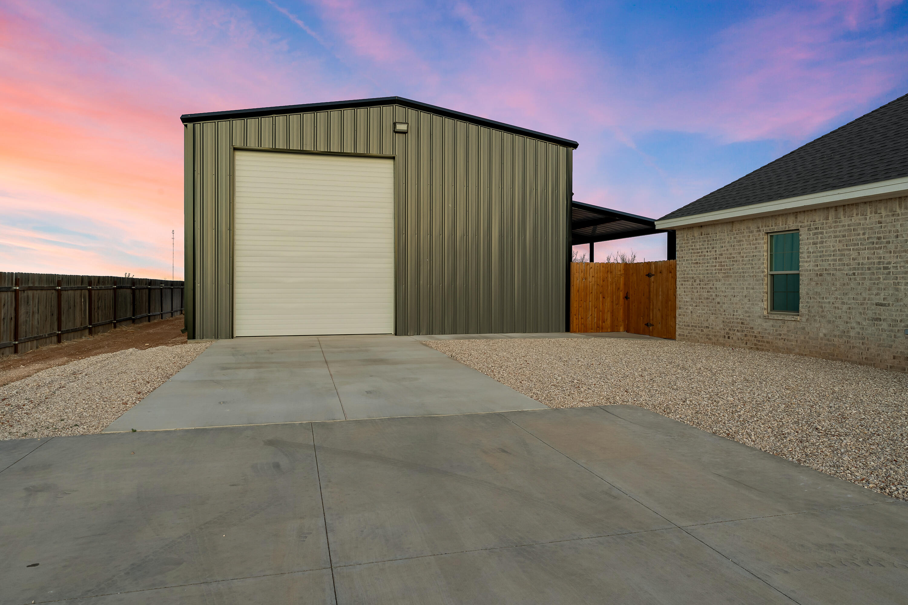 19215 County Road 2240 Lubbock, TX 79423 - Photo 31 of 36 a front view of a house with a yard
