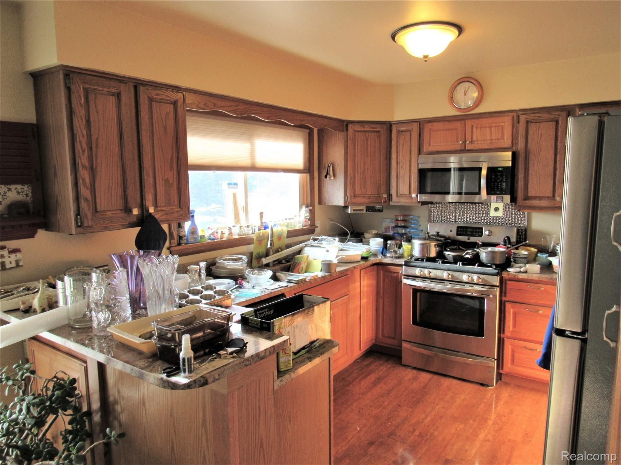 10366 Potter Road Flushing, MI 48433 - Photo 3 of 18 IMG_2486.JPG