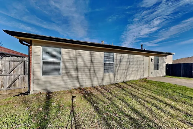 $2,150 | 1026 Mazourka Drive, Arlington, TX 76001