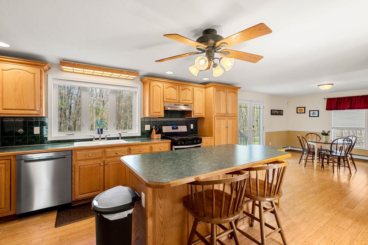 6 Laurel Road Hooksett, NH 03106 - Photo 8 of 39