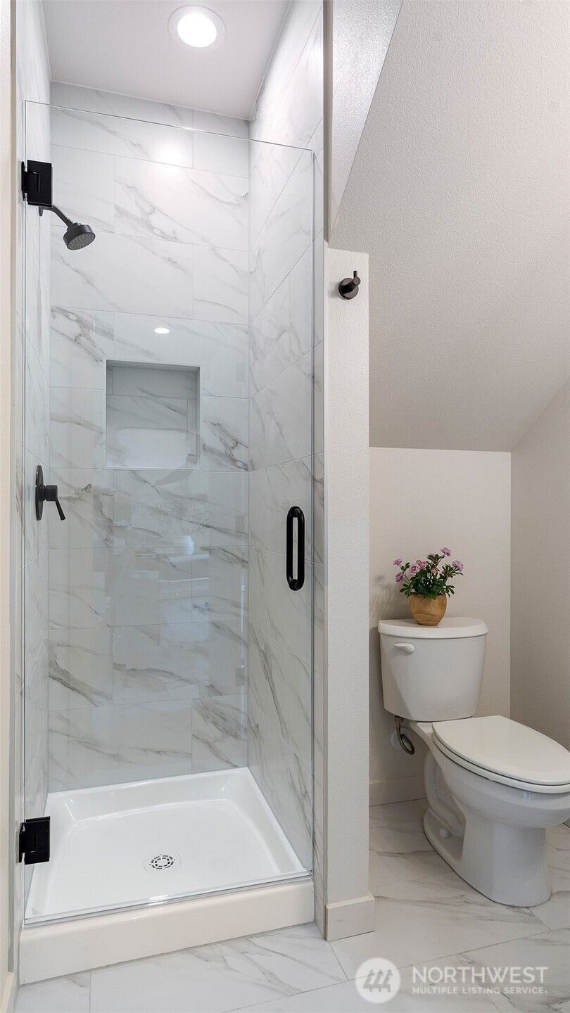 501 Legion Drive, Unit B Everett, WA 98201 - Photo 14 of 24