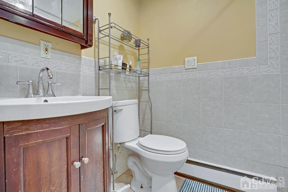1381 Mohawk Road North Brunswick, NJ 08902 - Photo 23 of 41 Gallery Image 23
