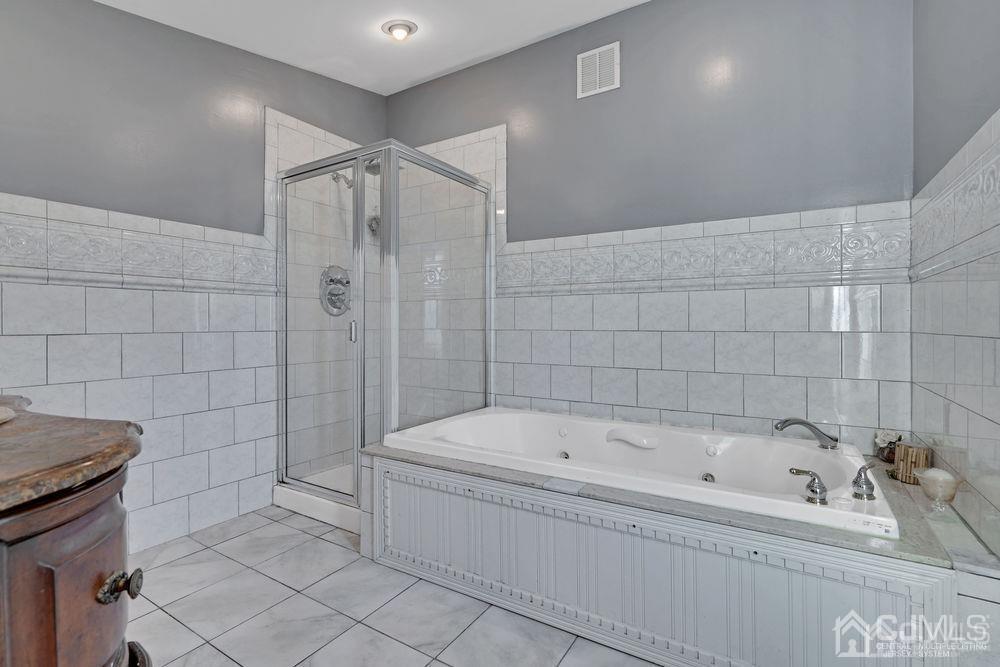 1381 Mohawk Road North Brunswick, NJ 08902 - Photo 29 of 41 Gallery Image 29