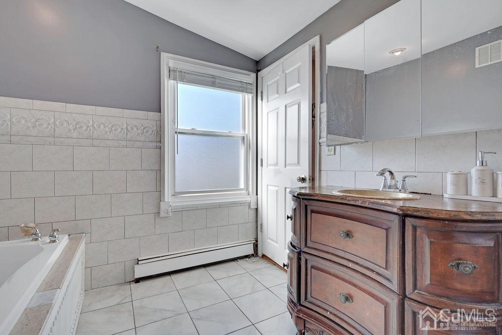 1381 Mohawk Road North Brunswick, NJ 08902 - Photo 32 of 41 Gallery Image 32