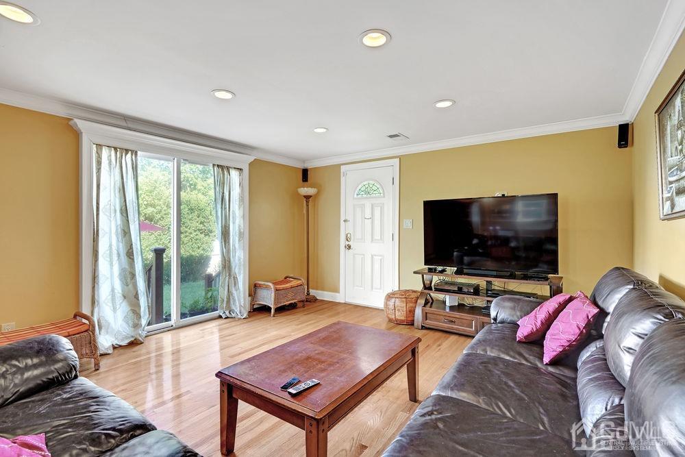 1381 Mohawk Road North Brunswick, NJ 08902 - Photo 8 of 41 Gallery Image 8
