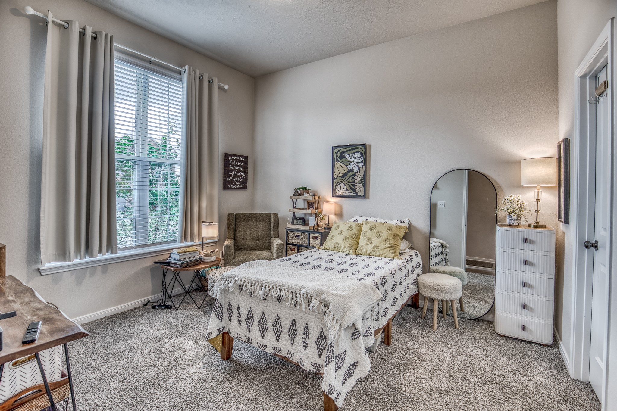 1016 Old Vine Road Brenham, TX 77833 - Photo 20 of 25 Guest Suite