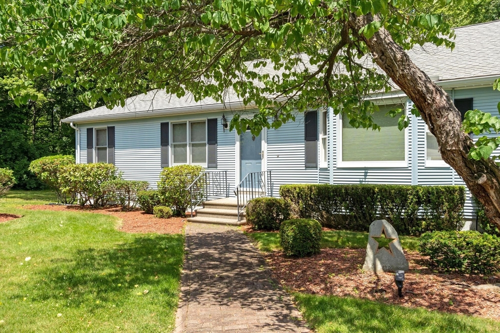 65 Blithewood Avenue Worcester, MA 01604 - Photo 1 of 42
