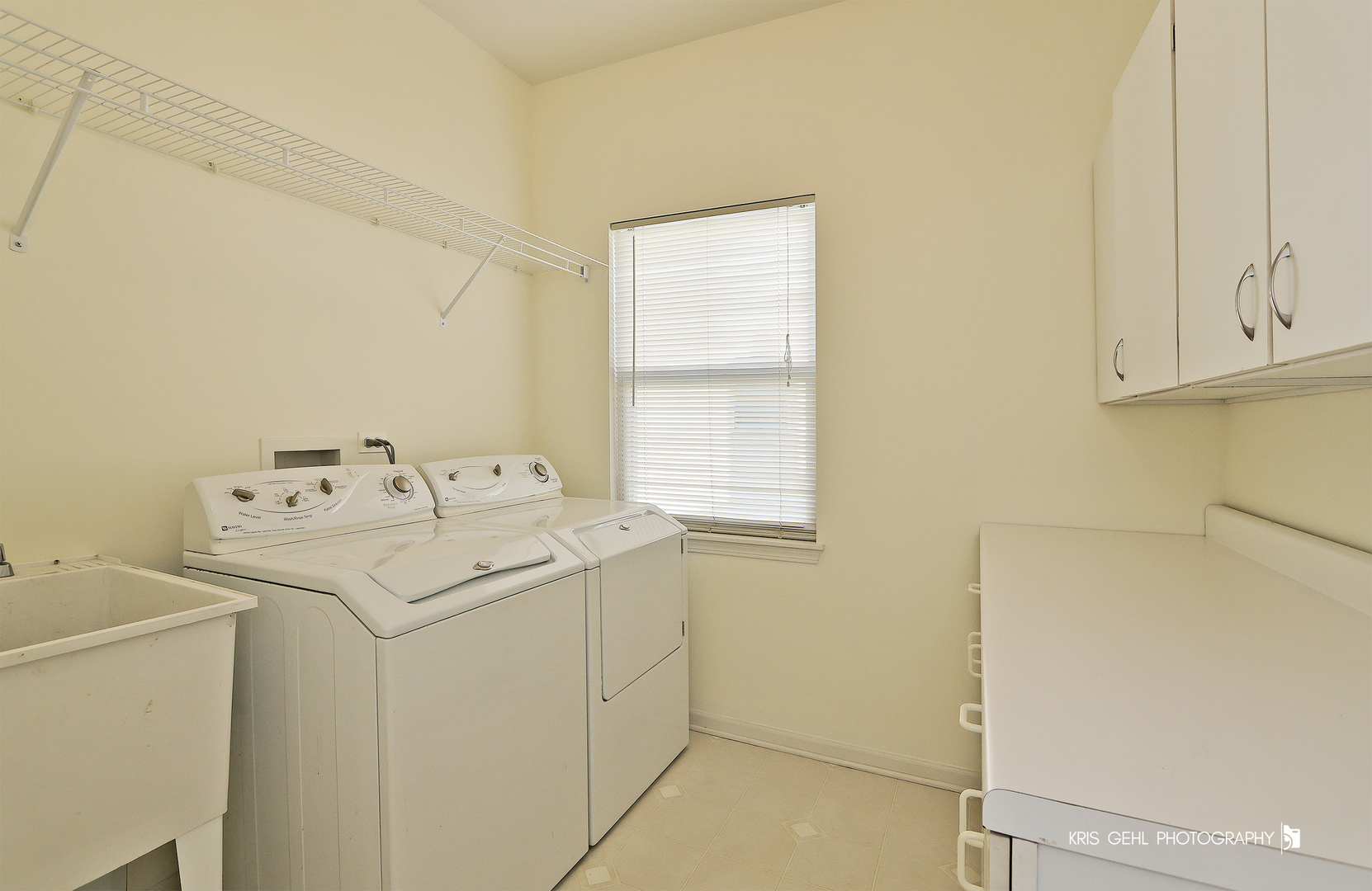 25619 West Bluestem Road Round Lake, IL 60073 - Photo 12 of 33 a utility room with dryer and washer