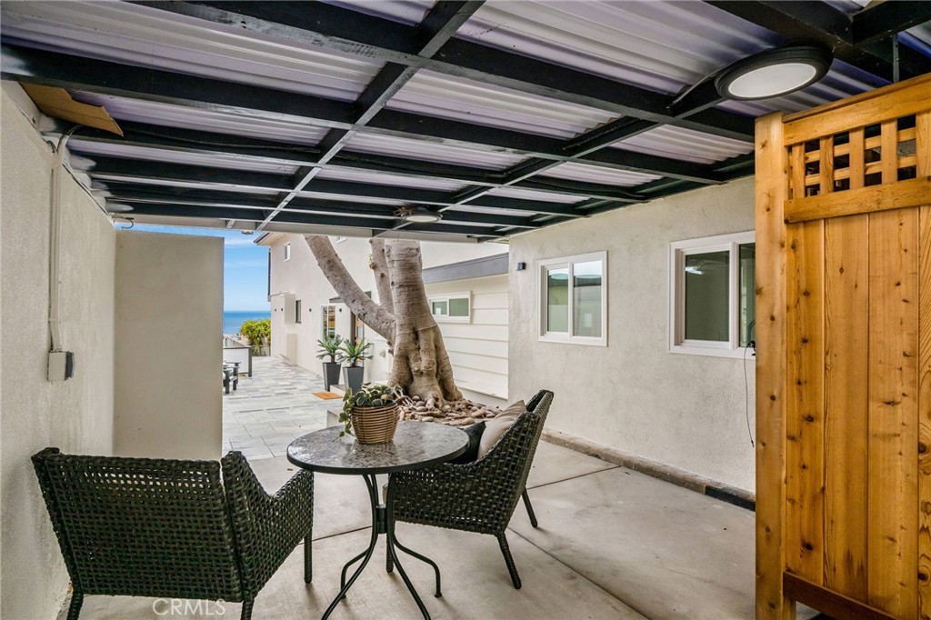 32015 Point Place Laguna Beach, CA 92651 - Photo 24 of 48 Sitting area next to Outdoor Shower