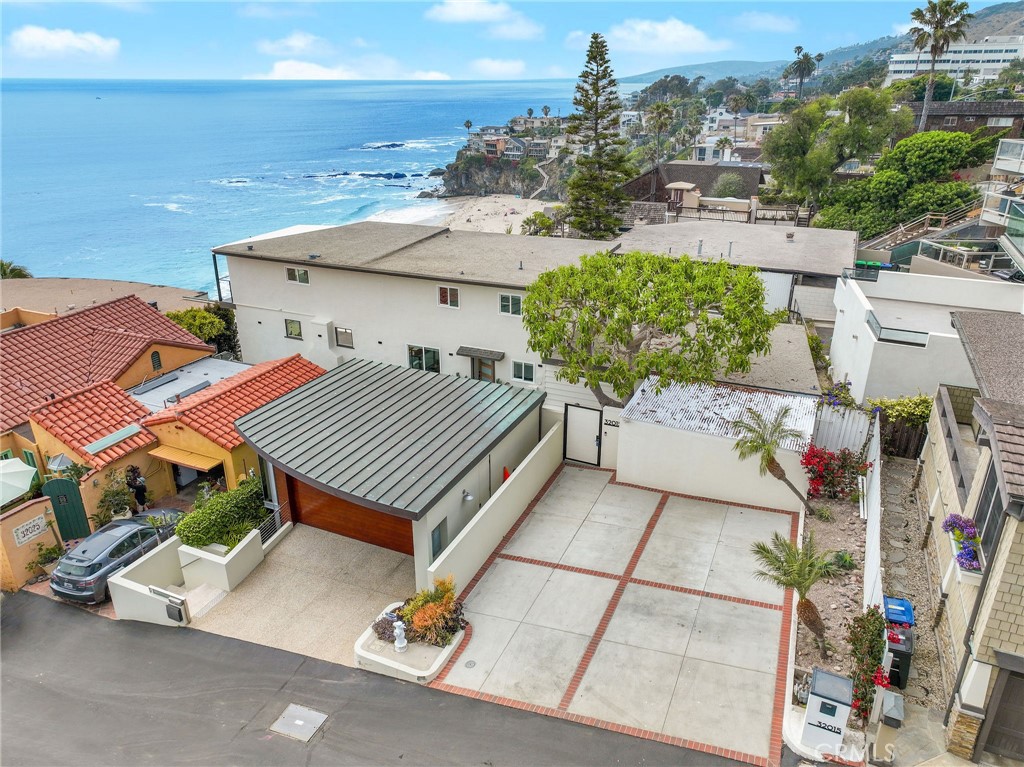 32015 Point Place Laguna Beach, CA 92651 - Photo 28 of 48 Aerial View of home with parking.
