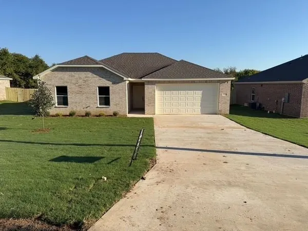 $289,900 | 311 Garland Street, Bells, TX 75414