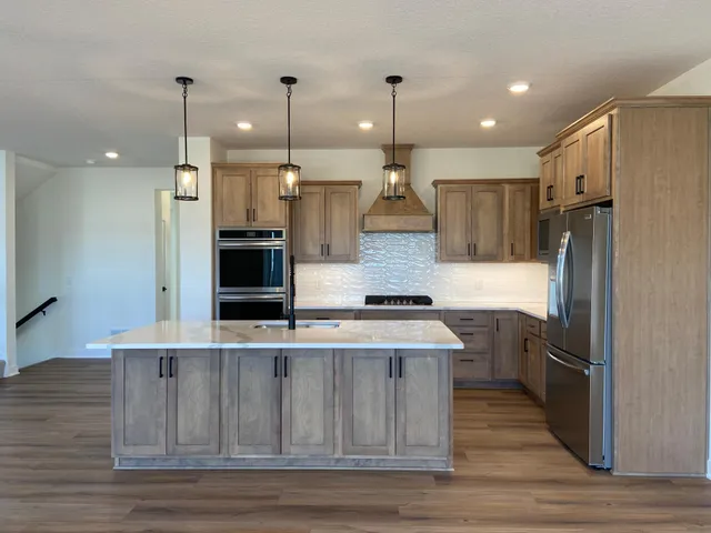 $1,045,380 | 16651 South Manor Road, Eden Prairie, MN 55346