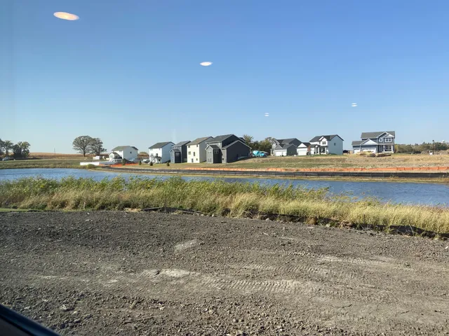 $1,045,380 | 16651 South Manor Road, Eden Prairie, MN 55346