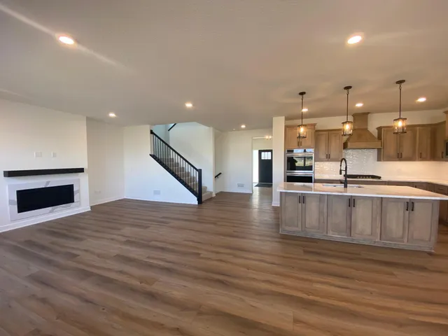 $1,045,380 | 16651 South Manor Road, Eden Prairie, MN 55346