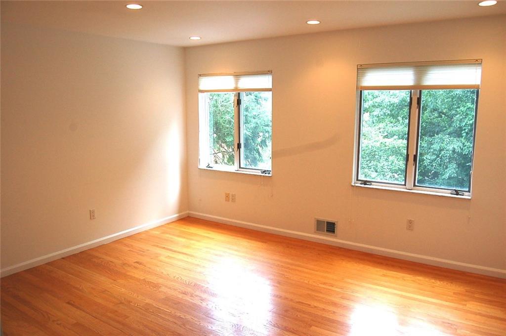309 Schenley Road Pittsburgh, PA 15217 - Photo 20 of 25 Gallery Image 20