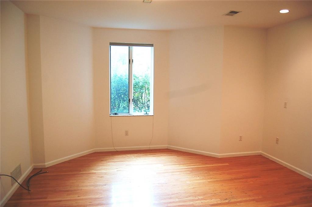 309 Schenley Road Pittsburgh, PA 15217 - Photo 21 of 25 Gallery Image 21