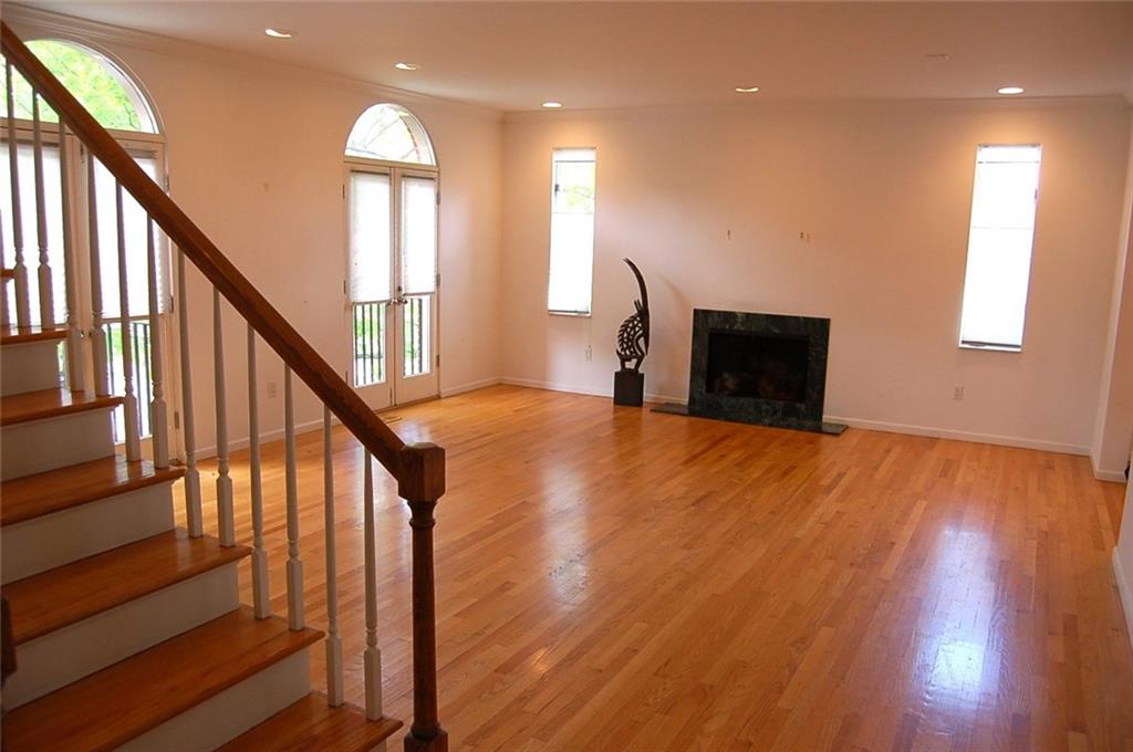 309 Schenley Road Pittsburgh, PA 15217 - Photo 6 of 25 Gallery Image 6