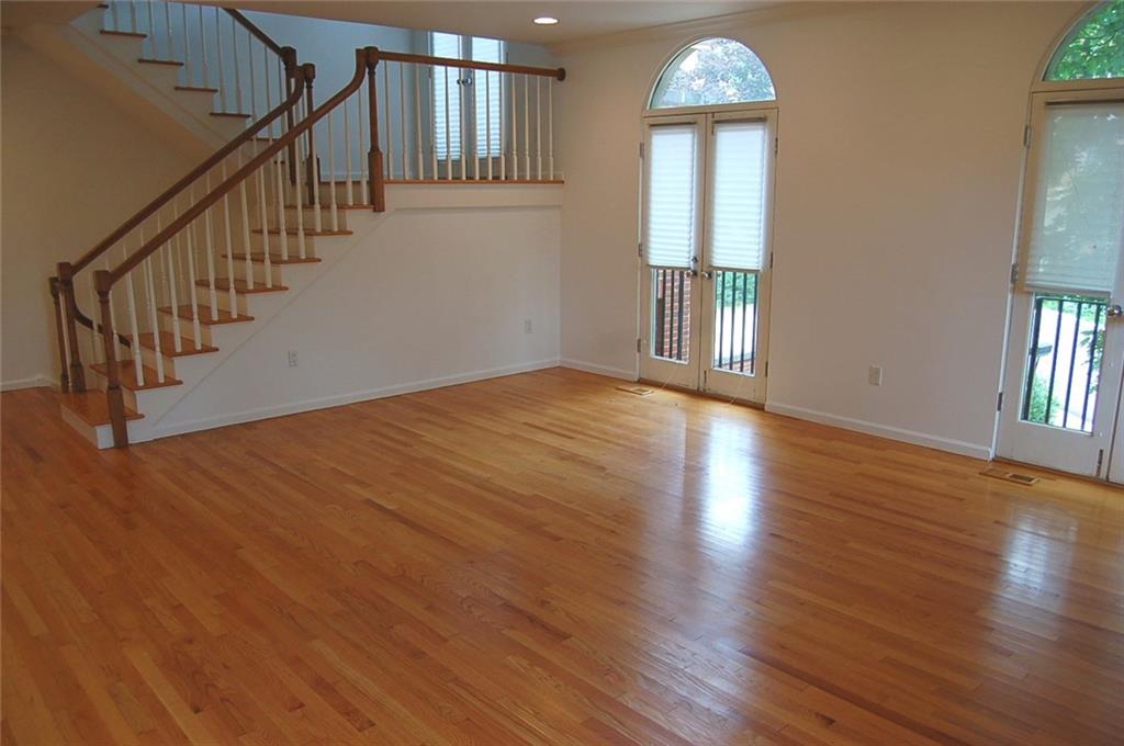 309 Schenley Road Pittsburgh, PA 15217 - Photo 7 of 25 Gallery Image 7