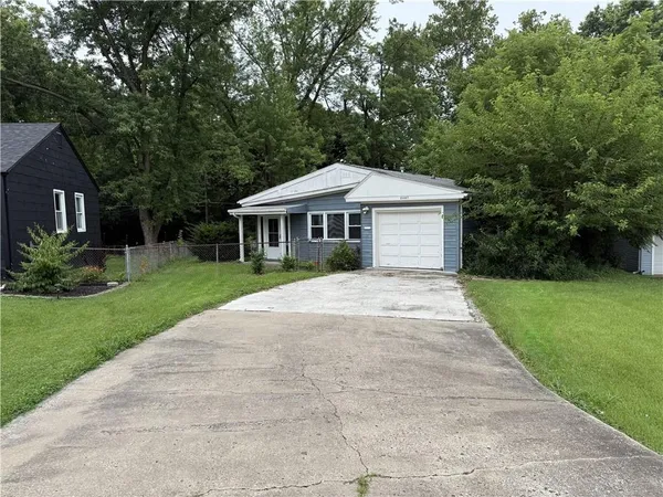 $184,900 | 2407 Northeast 57th Terrace, Gladstone, MO 64118