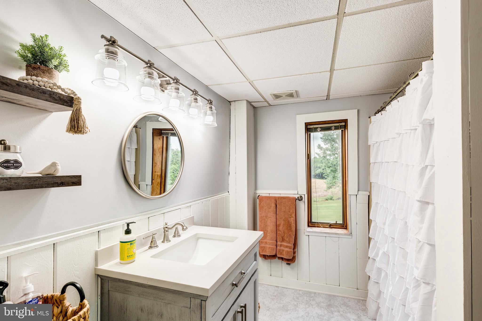 4839 West Feeser Road Taneytown, MD 21787 - Photo 22 of 49 Full bath 1st floor