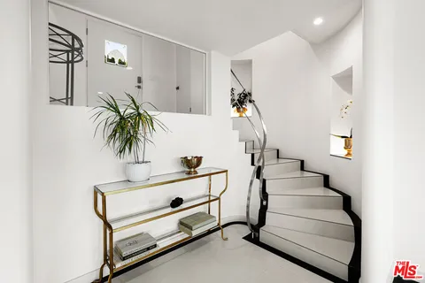 $2,495,000 | 3345 Wonder View Drive, Los Angeles, CA 90068