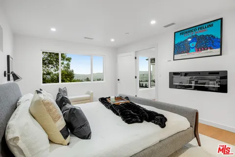 $2,495,000 | 3345 Wonder View Drive, Los Angeles, CA 90068