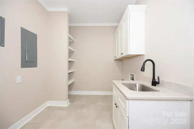 a close view of sink and tap