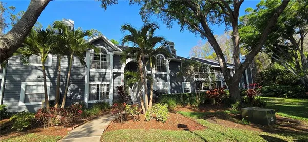 $1,850 | 2101 Fox Chase Boulevard, Unit 203, Palm Harbor, FL 34683