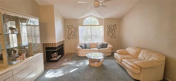 $1,850 | 2101 Fox Chase Boulevard, Unit 203, Palm Harbor, FL 34683