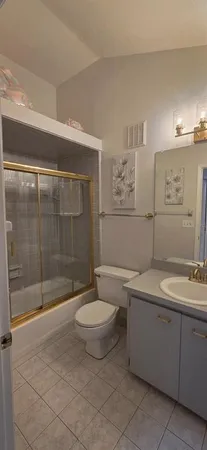 $1,850 | 2101 Fox Chase Boulevard, Unit 203, Palm Harbor, FL 34683