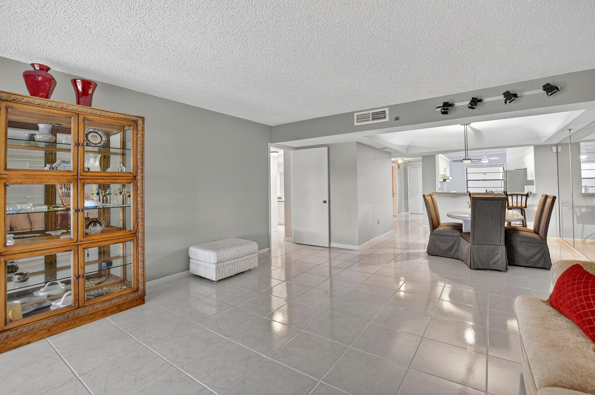 9170 Southwest 14th Street, Unit 4105 Boca Raton, FL 33428 - Photo 12 of 40 Living area