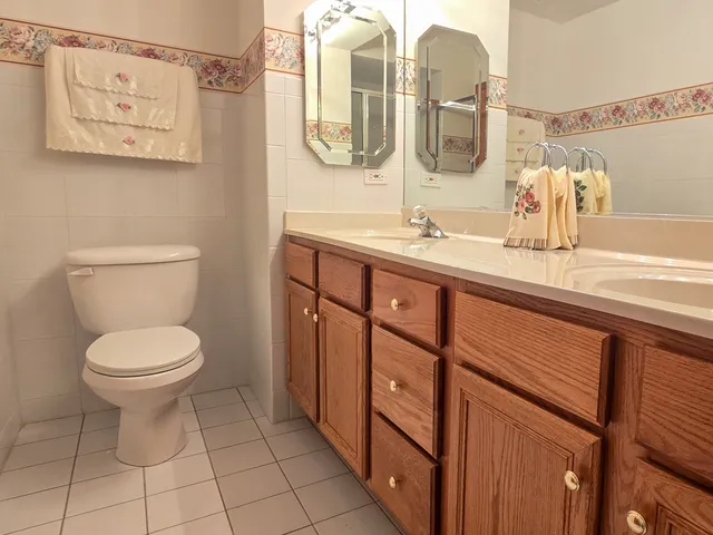 $329,900 | 4655 North Cumberland Avenue, Unit 502, Norridge, IL 60706