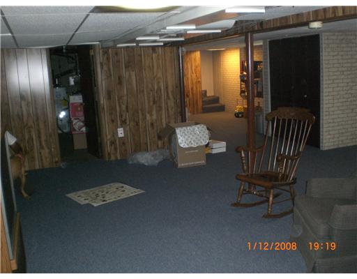 134 Douglas Road Warwick, RI 02886 - Photo 6 of 9 Den/Family/Great Room.
