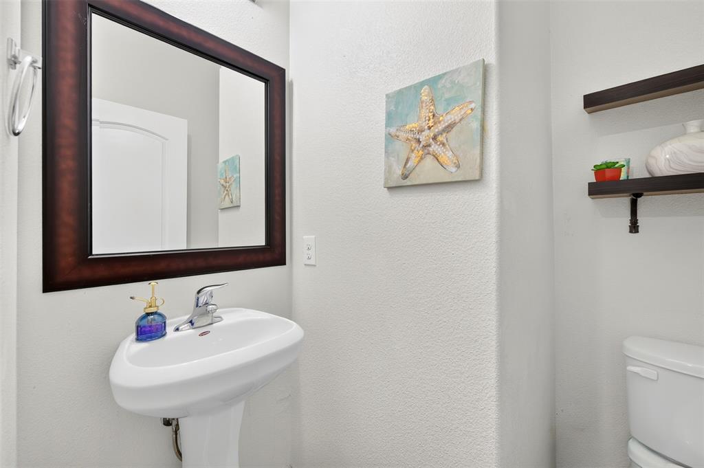 9607 Wind Ridge Way Dallas, TX 75217 - Photo 11 of 27 Gallery Image 11