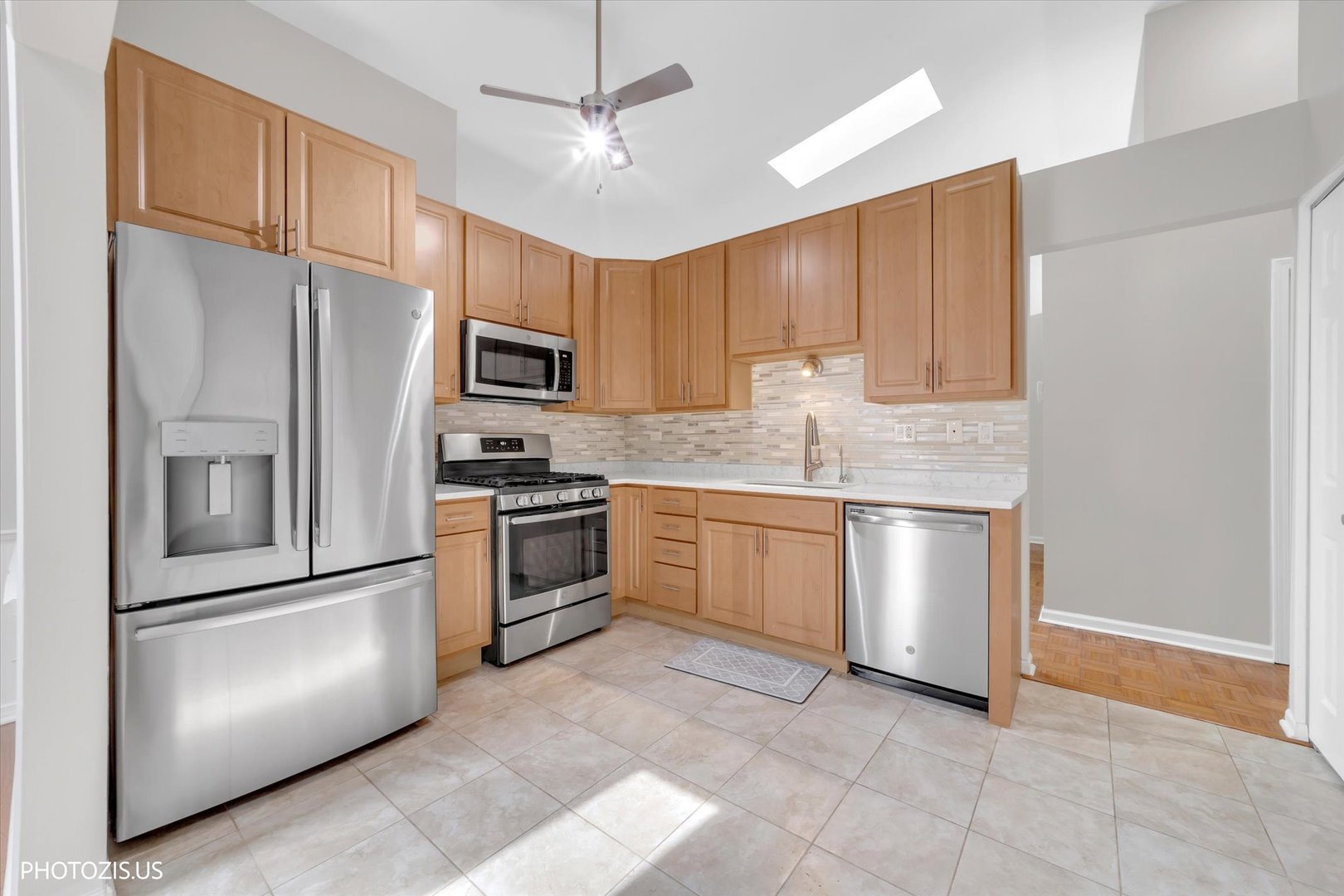 74 Bedford Road Mundelein, IL 60060 - Photo 11 of 31